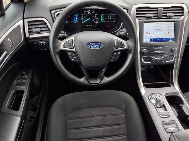 Certified 2020 Ford Fusion SE FWD image 5