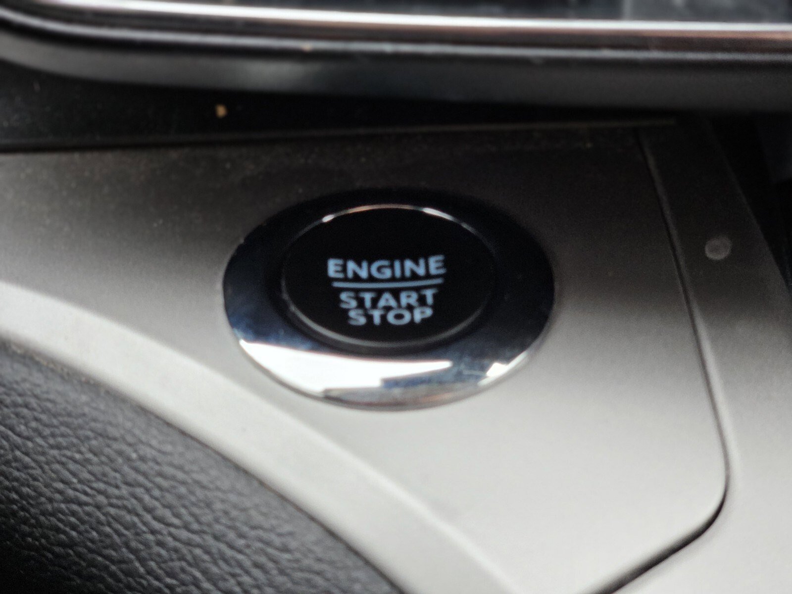 Certified 2023 Ford Explorer XLT w/ Equipment Group 202A image 25