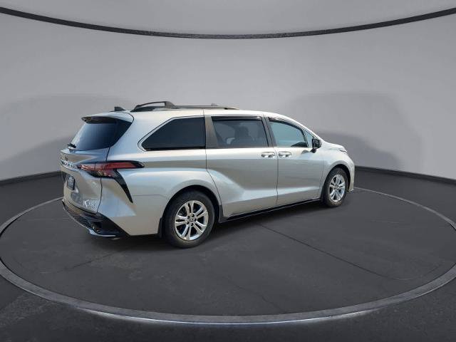 Used 2022 Toyota Sienna XSE w/ XSE Plus Package AWD/4WD image 8