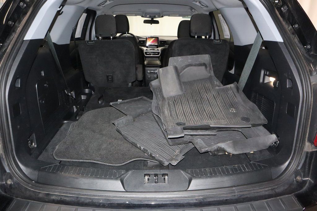 Certified 2023 Ford Explorer XLT image 18