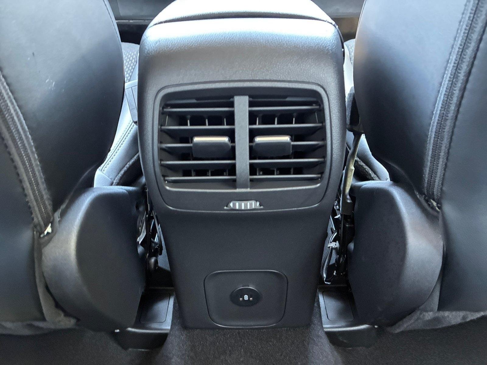 Certified 2025 Ford Escape SE FWD image 31
