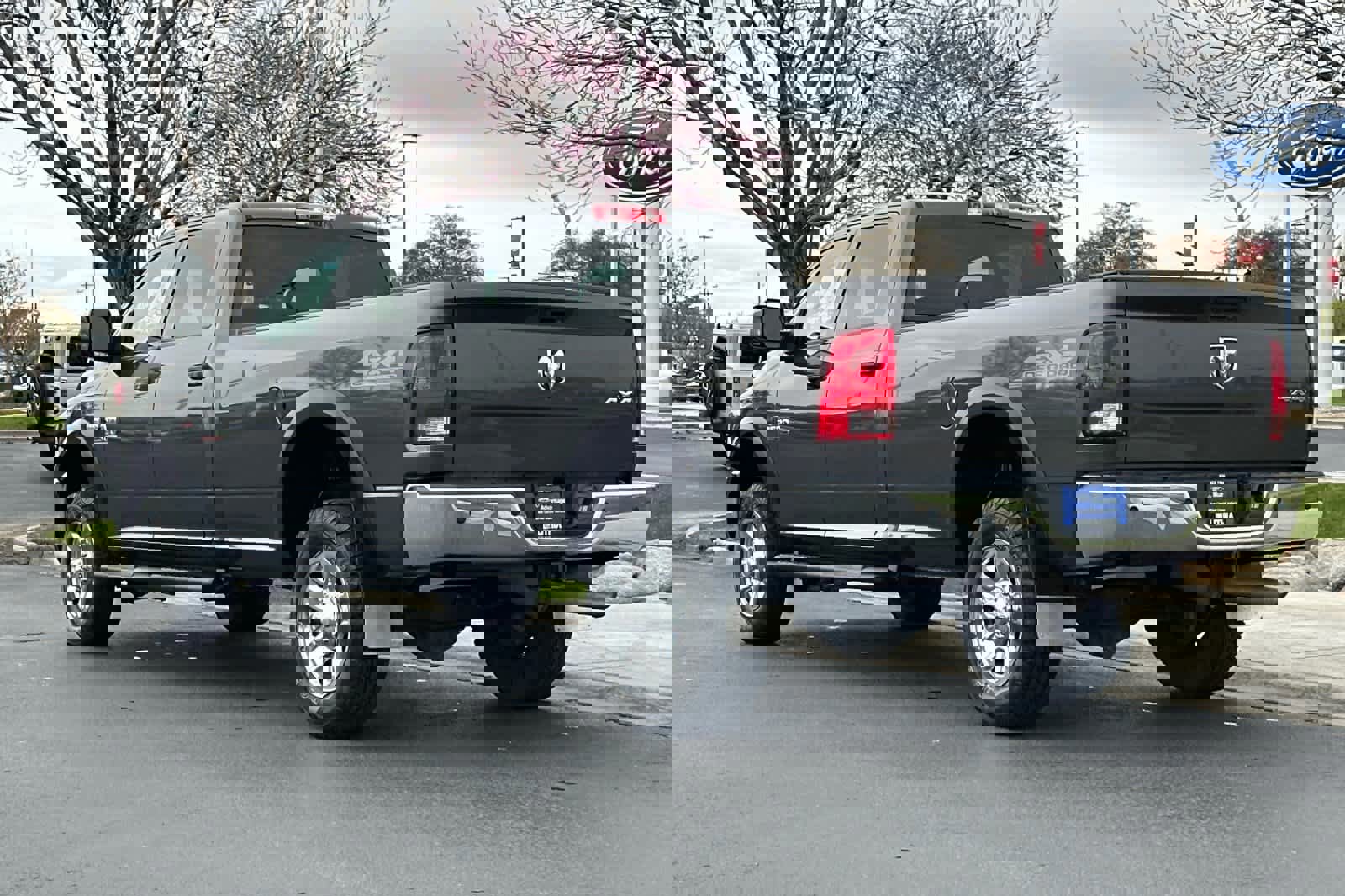 Used 2018 RAM 2500 Tradesman w/ Chrome Appearance Group image 3