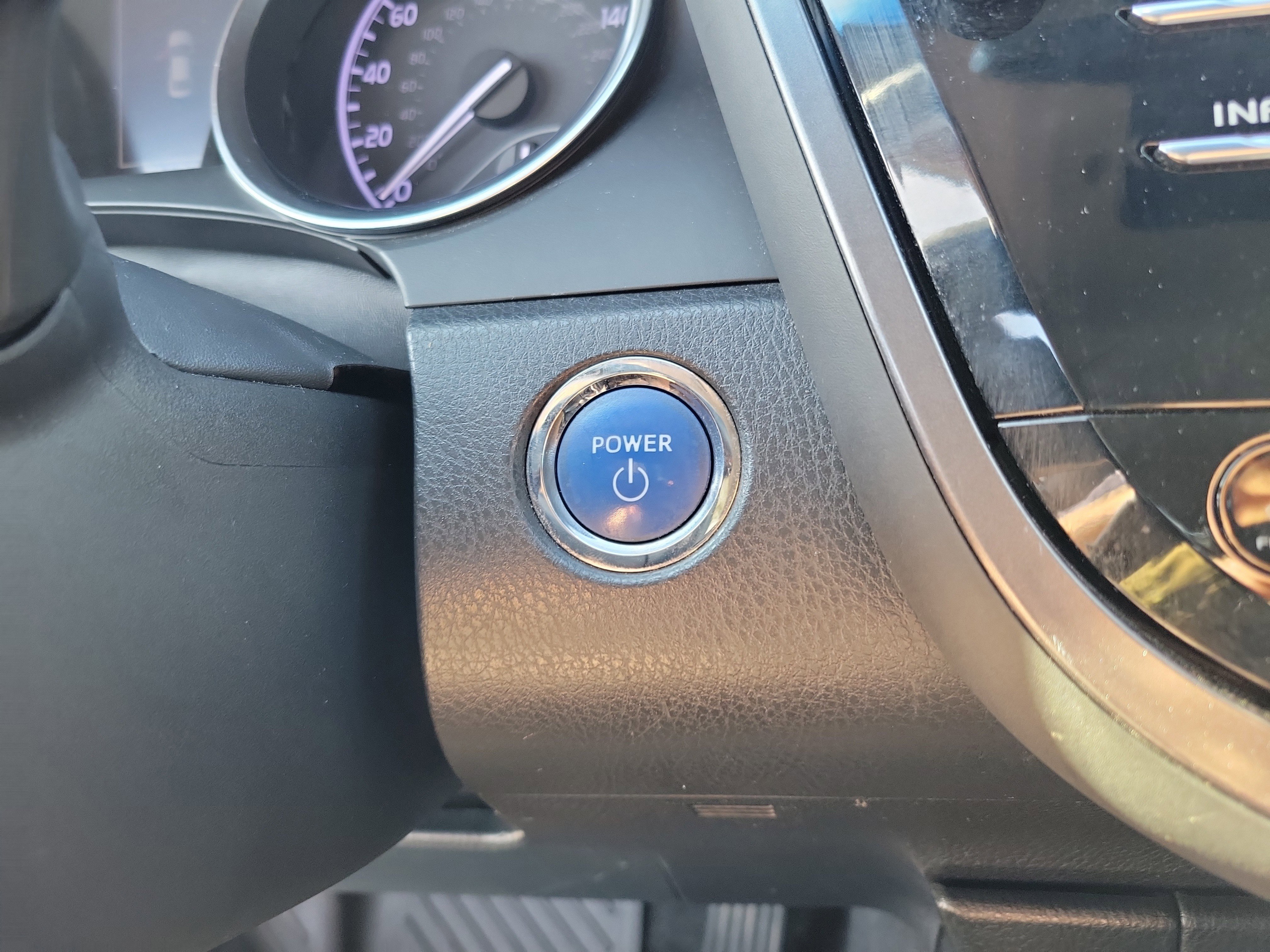 Used 2018 Toyota Camry LE image 16