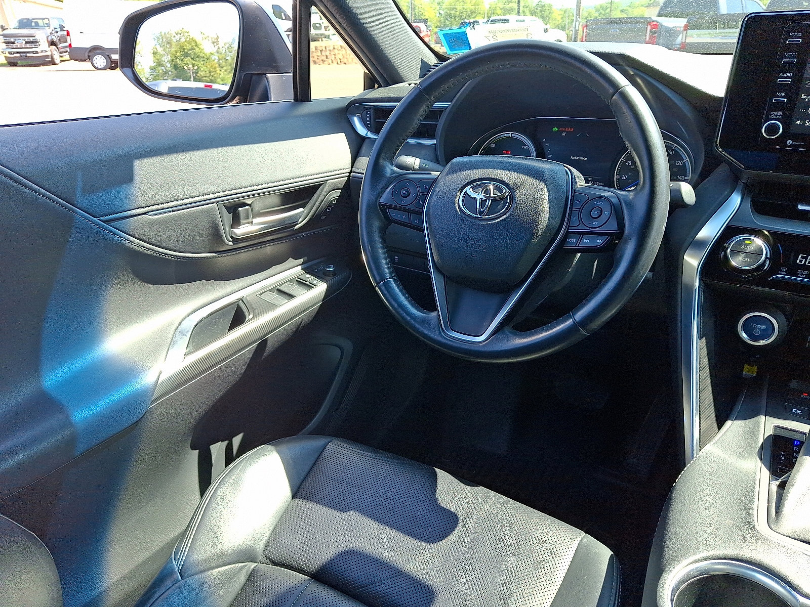 Used 2021 Toyota Venza XLE image 14