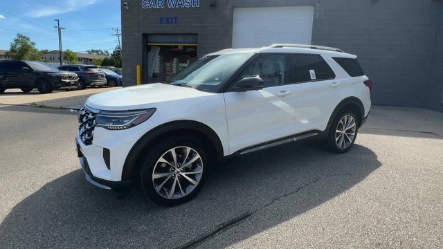 Certified 2025 Ford Explorer Platinum w/ Ultimate Package AWD/4WD image 5