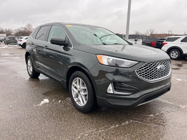 Certified 2024 Ford Edge SEL w/ Convenience Package image 3