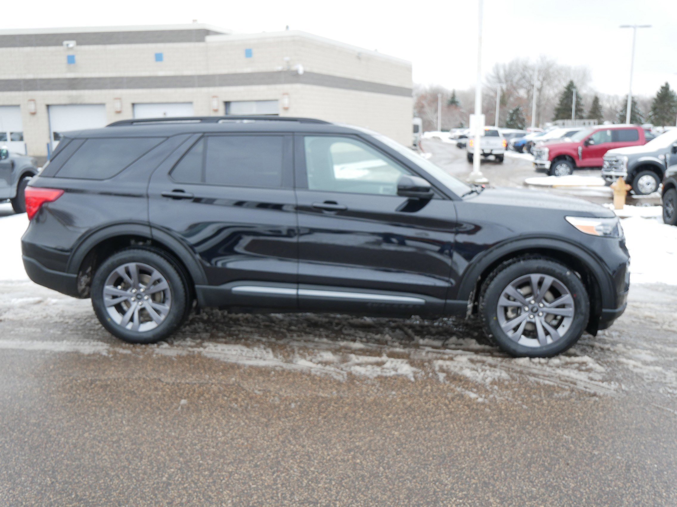 Certified 2023 Ford Explorer XLT w/ Equipment Group 202A image 9