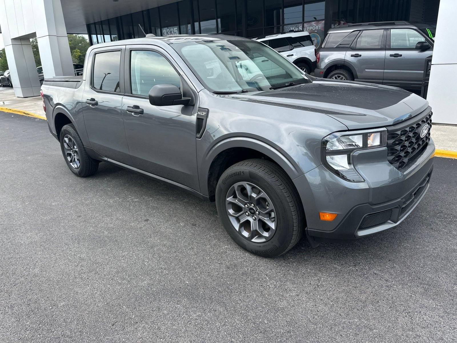 Certified 2025 Ford Maverick XLT FWD image 2