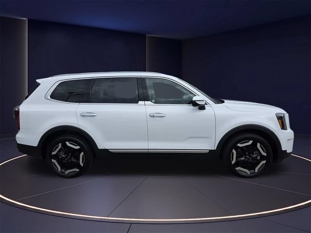 Used 2025 Kia Telluride S FWD image 2