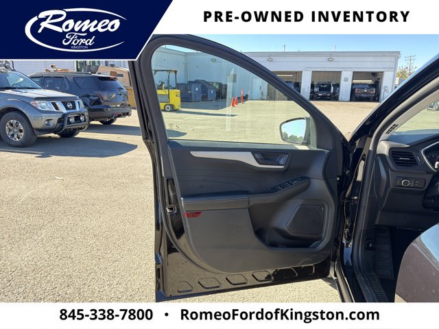 Certified 2022 Ford Escape SE w/ SE Sport Appearance Package AWD/4WD image 9