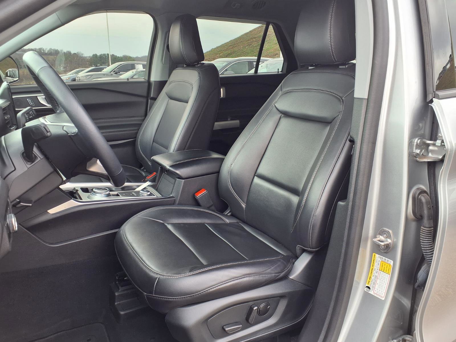 Certified 2023 Ford Explorer XLT w/ Equipment Group 202A image 9