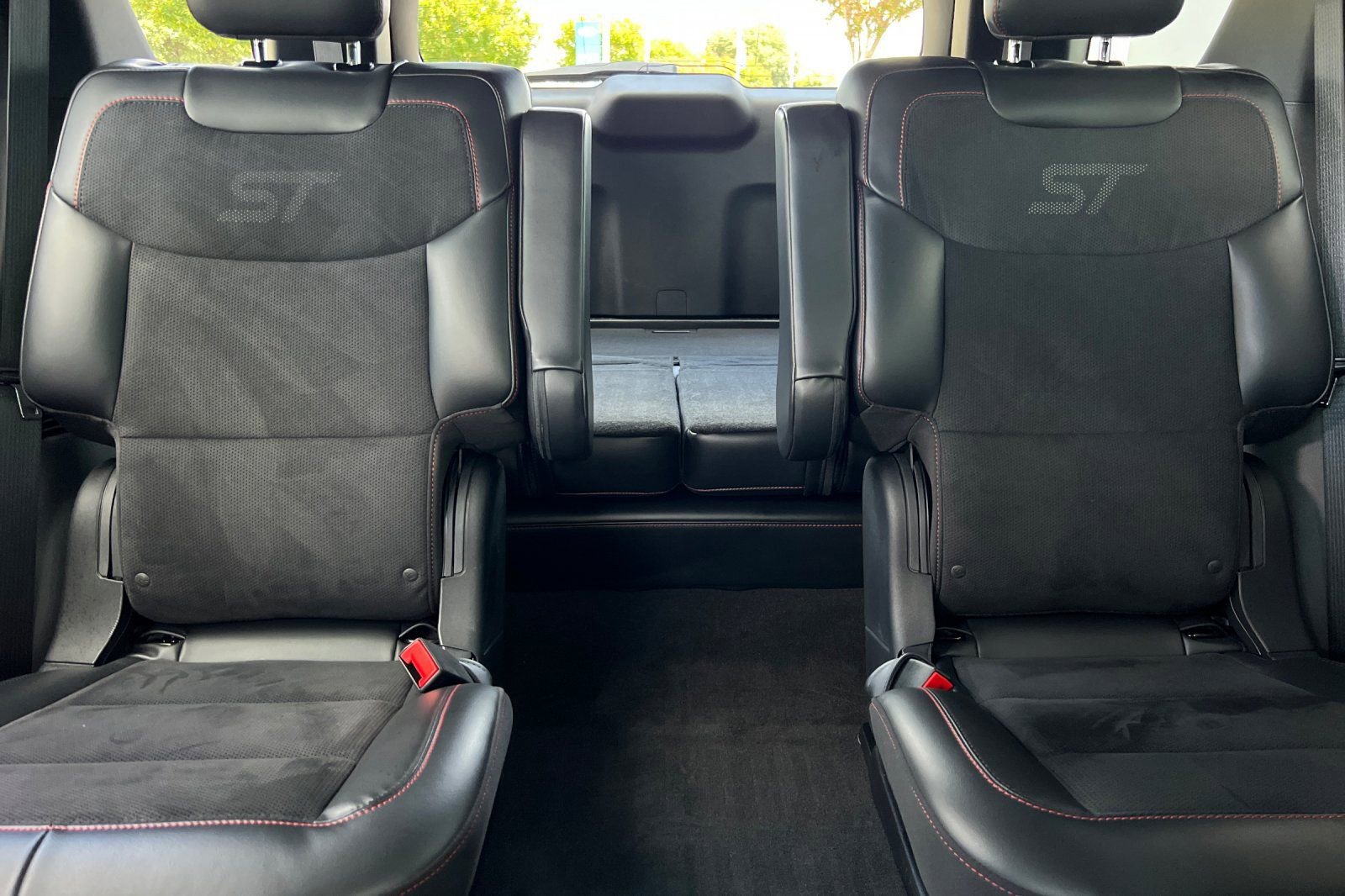 Certified 2025 Ford Explorer ST AWD/4WD image 19