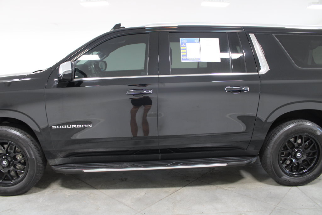Used 2022 Chevrolet Suburban Premier RWD image 7