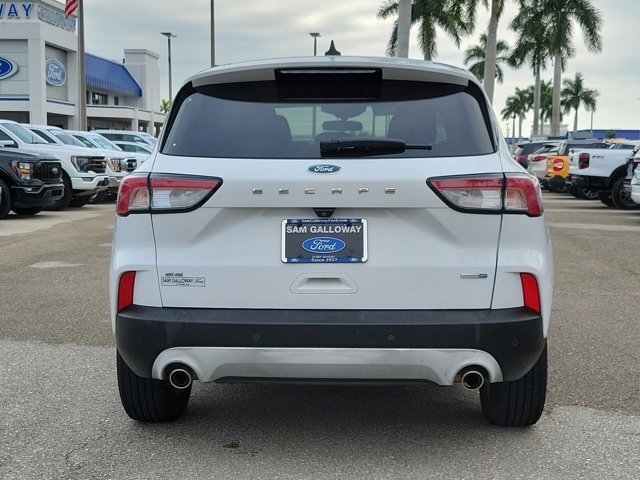 Certified 2020 Ford Escape SE image 3
