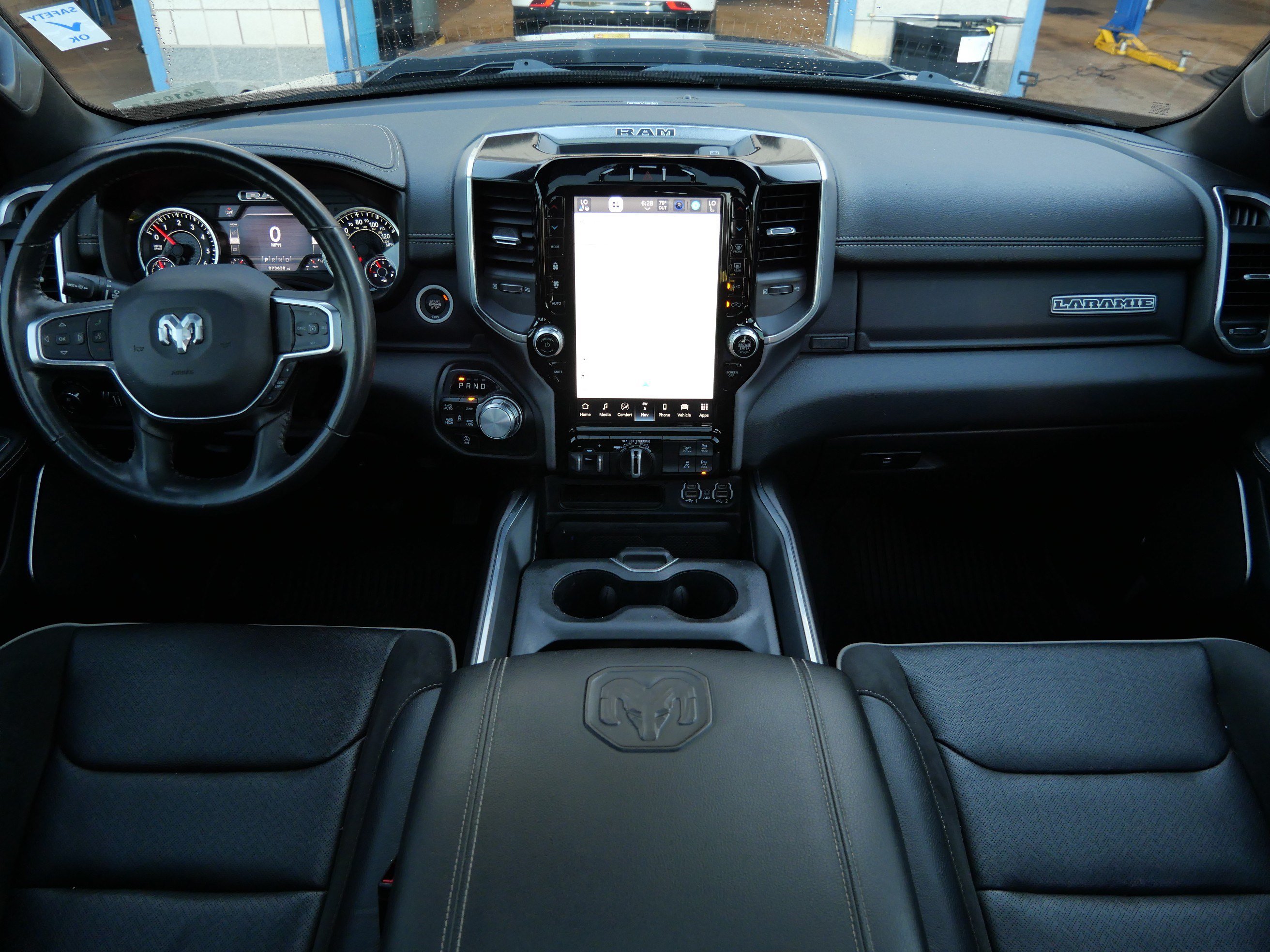 Used 2022 RAM 1500 Laramie AWD/4WD image 10