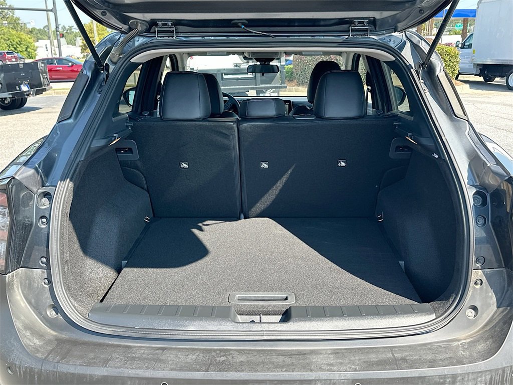 Used 2025 Nissan Kicks SR image 16