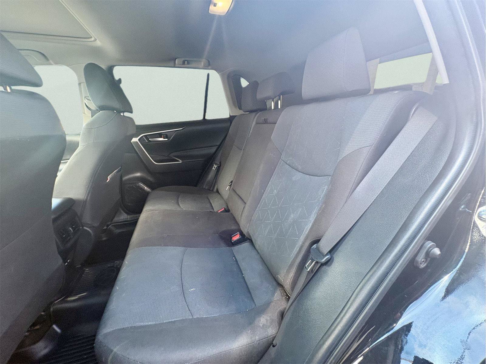 Used 2024 Toyota RAV4 XLE w/ Convenience Package FWD image 10