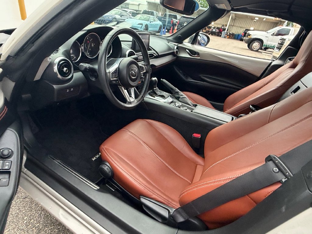 Used 2023 MAZDA MX-5 Miata Grand Touring RWD image 11