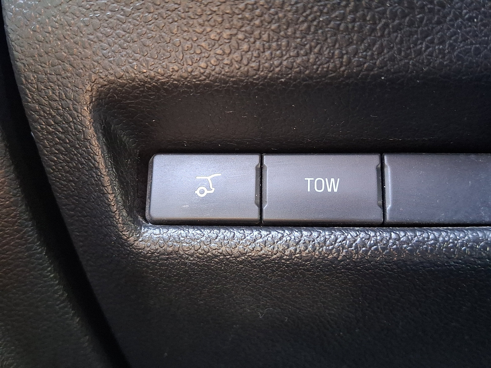Certified 2018 Ford Explorer XLT w/ Equipment Group 202A AWD/4WD image 33