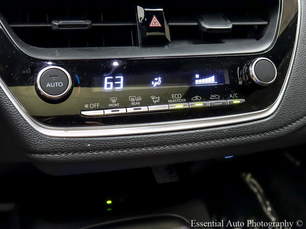 Used 2025 Toyota Corolla SE w/ SE Premium Package FWD image 19