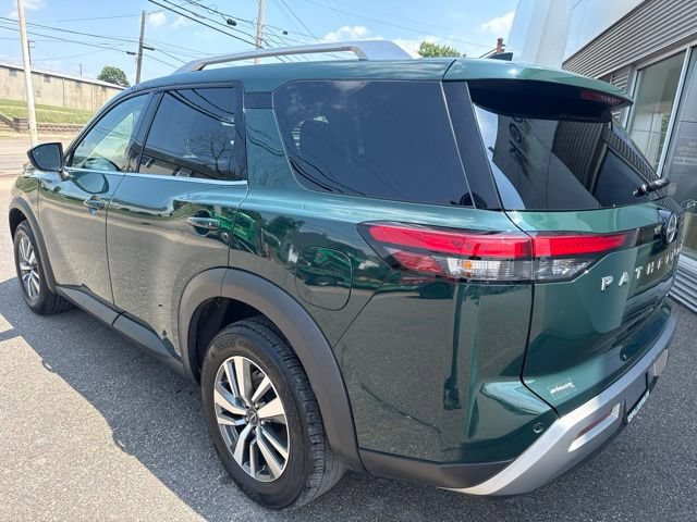 Used 2025 Nissan Pathfinder SL AWD/4WD image 8