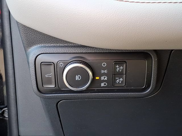 Certified 2025 Ford Explorer Active w/ Active Comfort Package AWD/4WD image 18