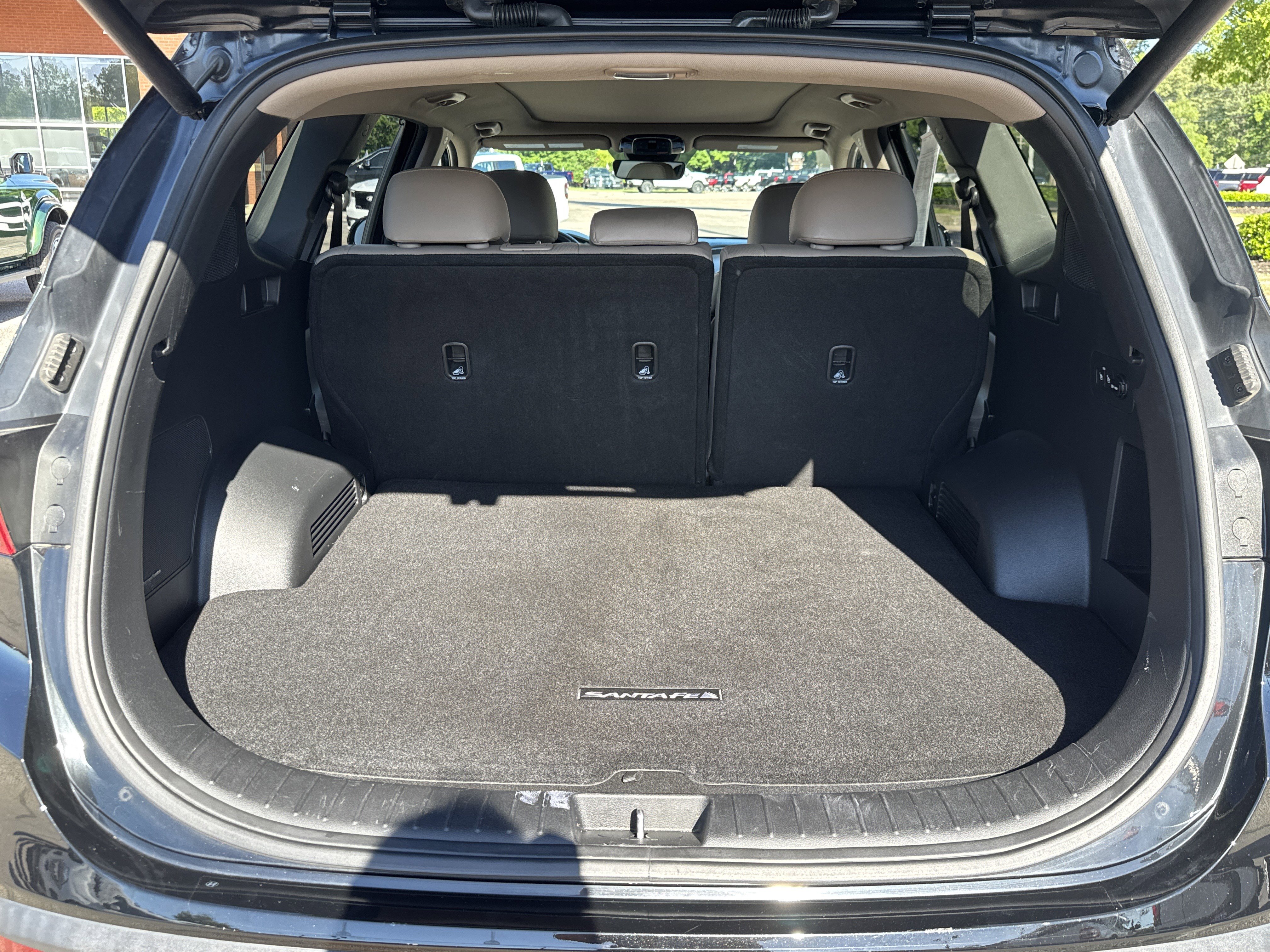 Used 2022 Hyundai Santa Fe SEL w/ Convenience + Premium Package FWD image 13
