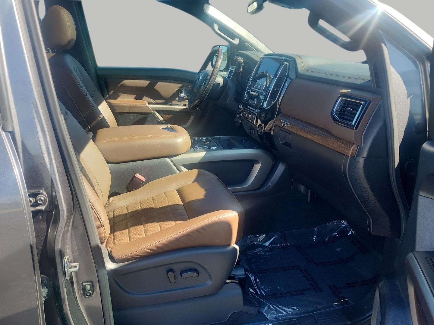 Used 2021 Nissan Titan Platinum Reserve w/ Moonroof Package AWD/4WD image 6