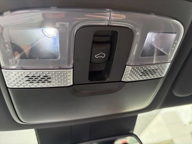 Used 2024 Kia Telluride EX w/ EX Captain's Chair Package AWD/4WD image 13