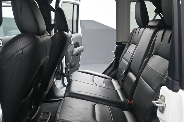 Used 2023 Jeep Wrangler Unlimited Sahara AWD/4WD image 5