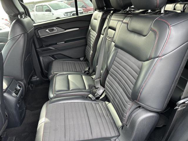 Certified 2025 Ford Explorer ST-Line w/ ST-Line Street Pack image 17