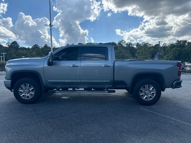 Used 2024 Chevrolet Silverado 2500 High Country w/ Technology Package AWD/4WD image 9