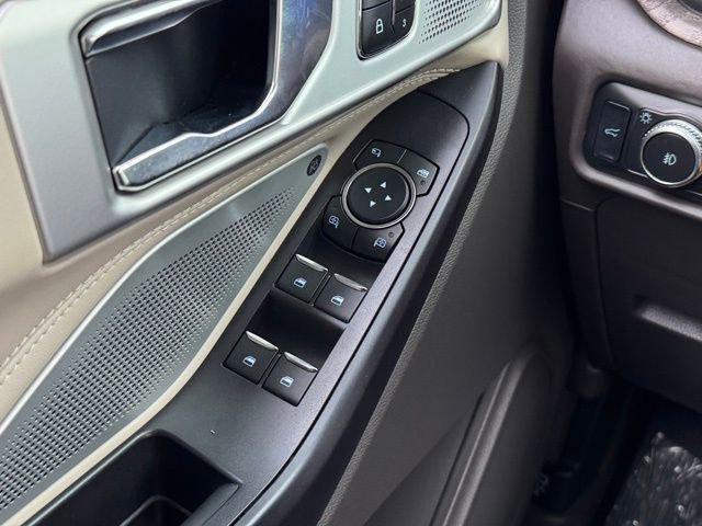 Certified 2020 Ford Explorer Platinum w/ Premium Technology Package AWD/4WD image 40