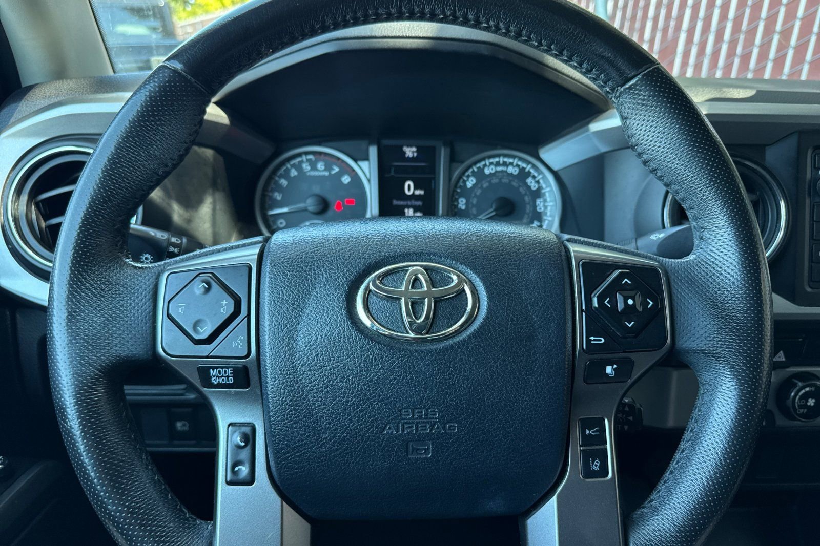 Used 2018 Toyota Tacoma SR5 RWD image 19