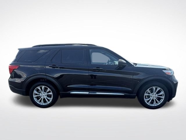 Certified 2020 Ford Explorer XLT w/ Equipment Group 202A AWD/4WD image 8