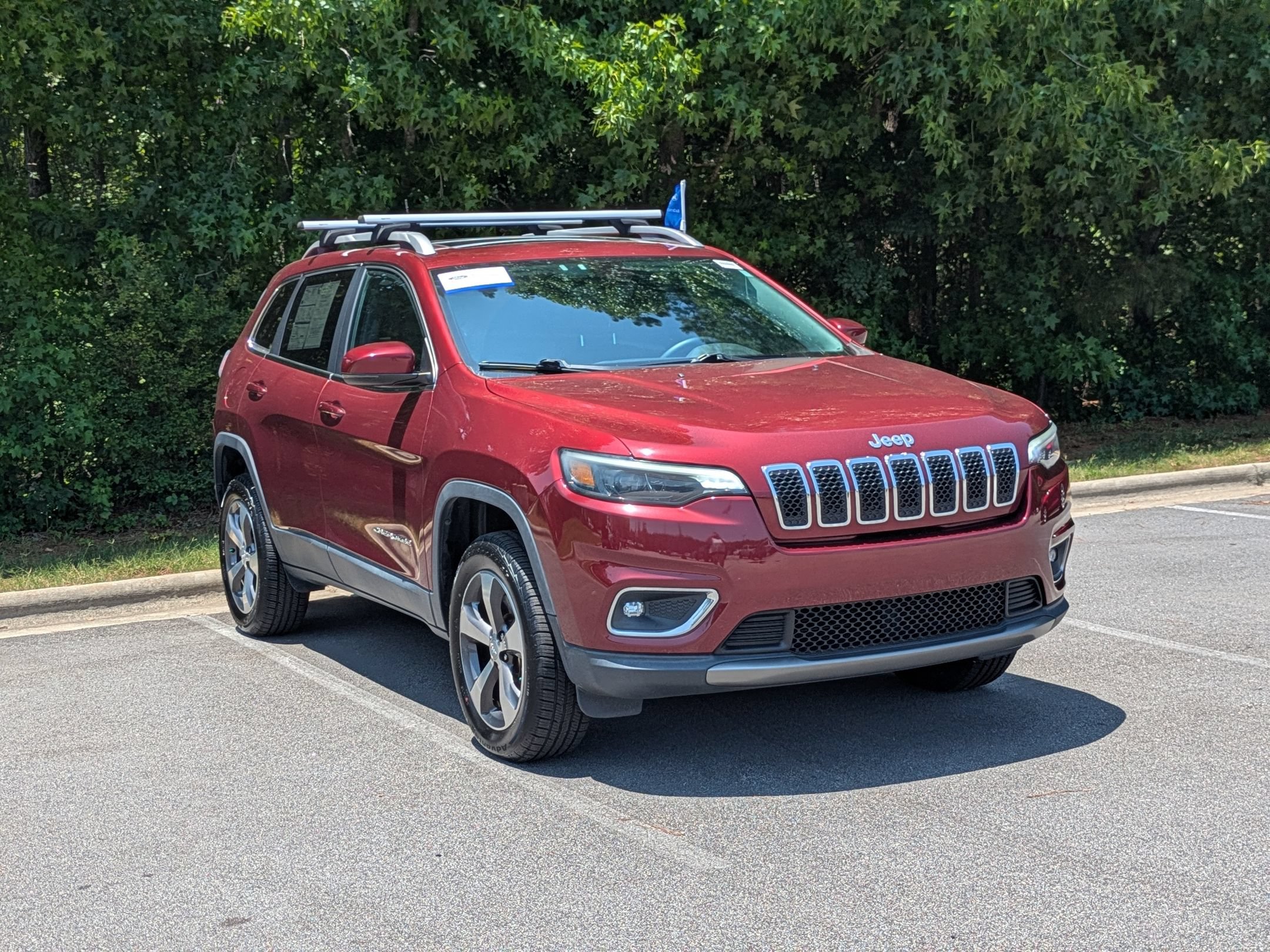 Used 2019 Jeep Cherokee Limited AWD/4WD image 2