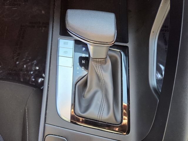Used 2024 Hyundai Elantra SEL FWD image 25