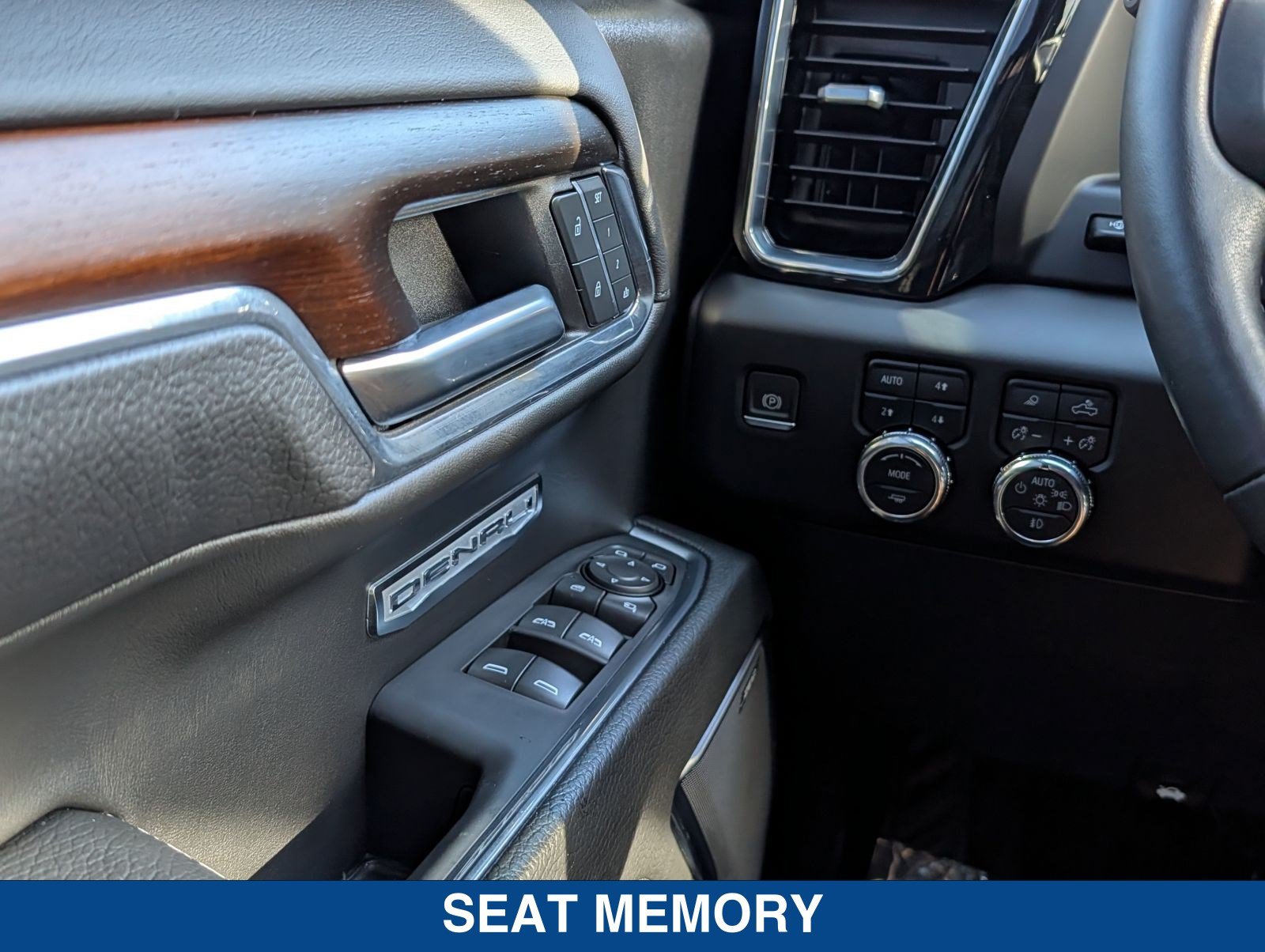 Used 2024 GMC Sierra 1500 Denali w/ Technology Package AWD/4WD image 30