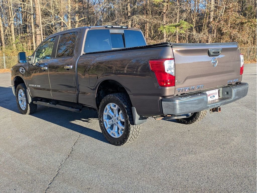Used 2017 Nissan Titan SV image 3