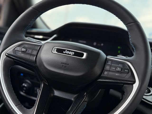 Used 2022 Jeep Grand Cherokee Trailhawk w/ Luxury Tech Group III AWD/4WD image 9
