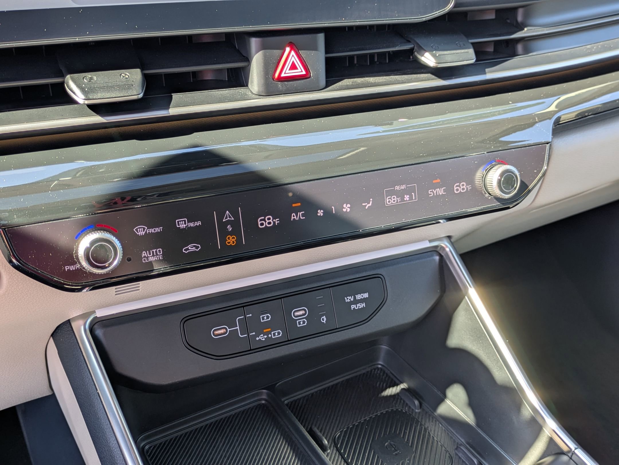 Used 2025 Kia Carnival SX Prestige FWD image 24