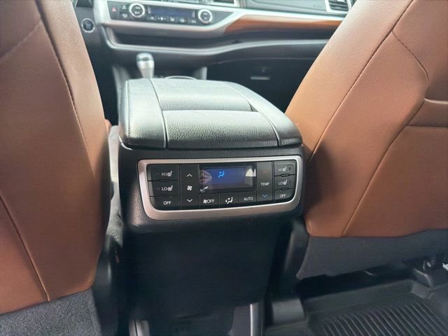 Used 2017 Toyota Highlander Limited Platinum image 21
