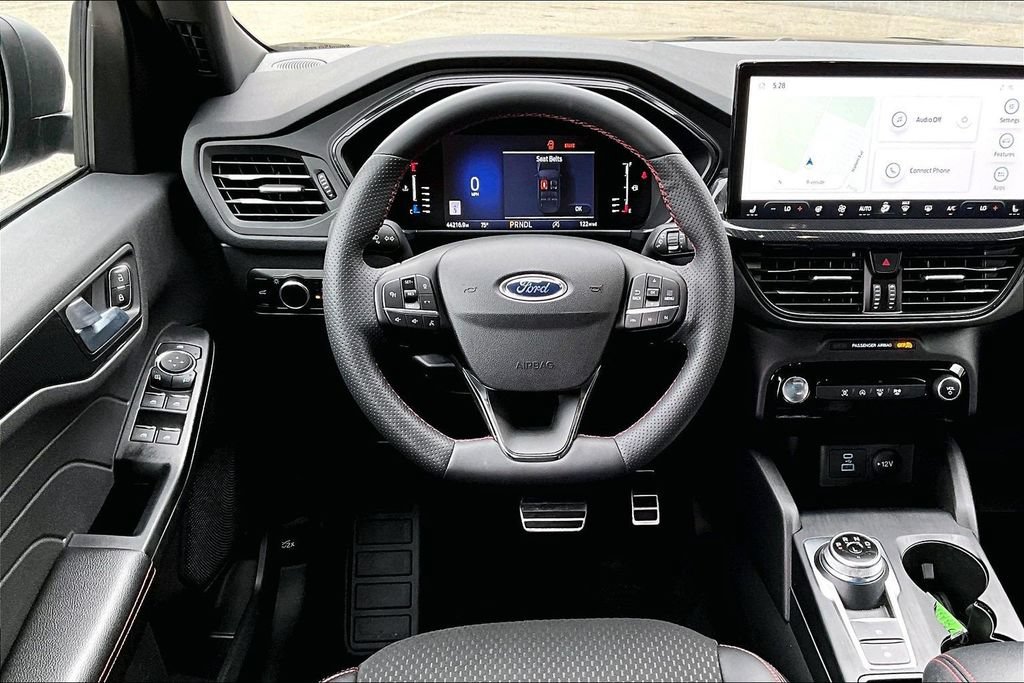 Certified 2023 Ford Escape ST-Line w/ Tech Pack #1 AWD/4WD image 5