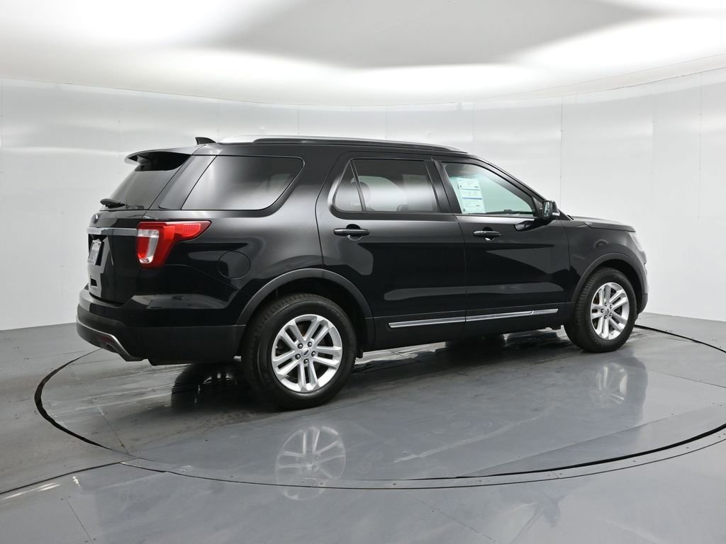 Certified 2017 Ford Explorer XLT image 12