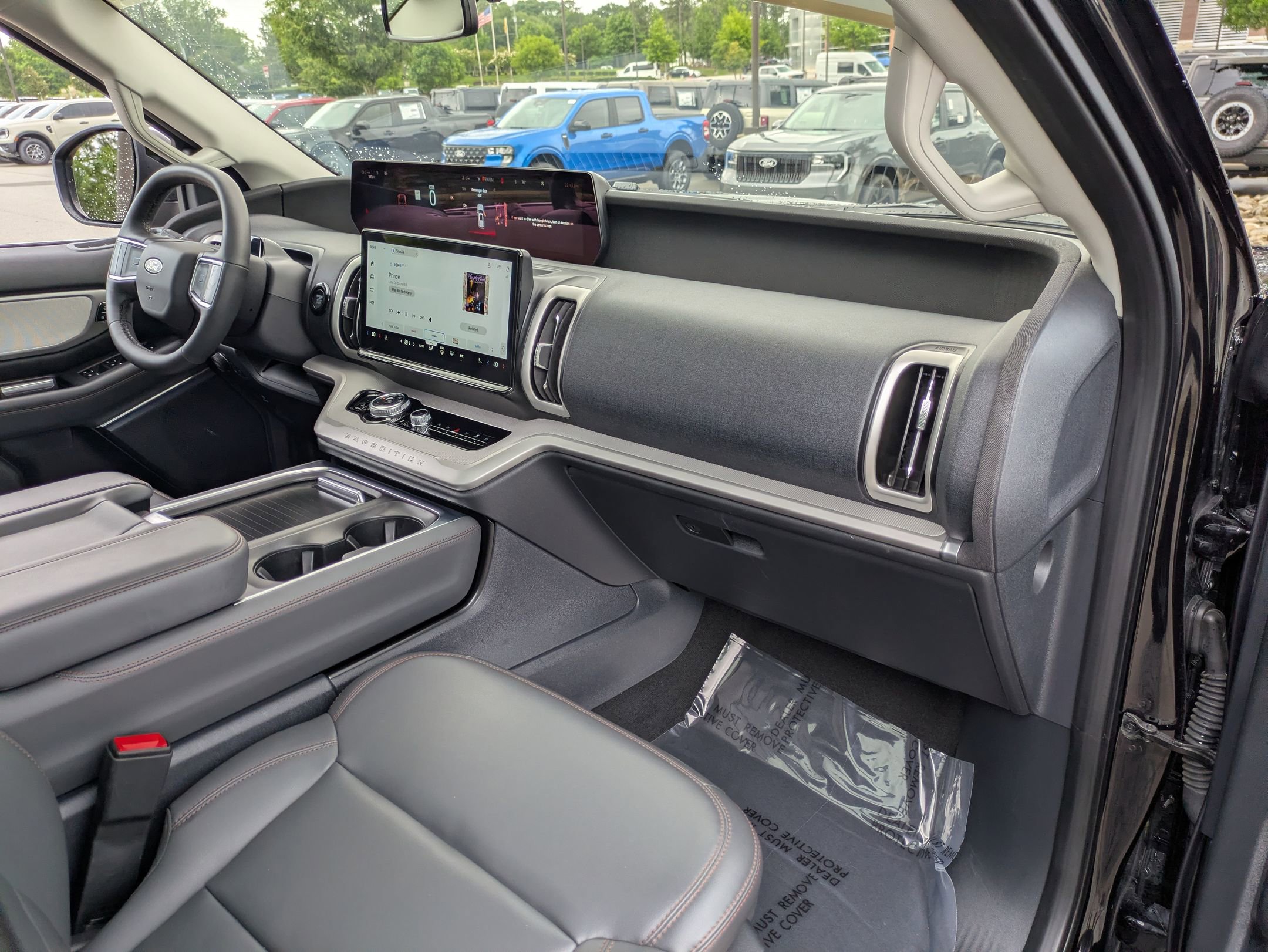 Certified 2025 Ford Expedition Active AWD/4WD image 39