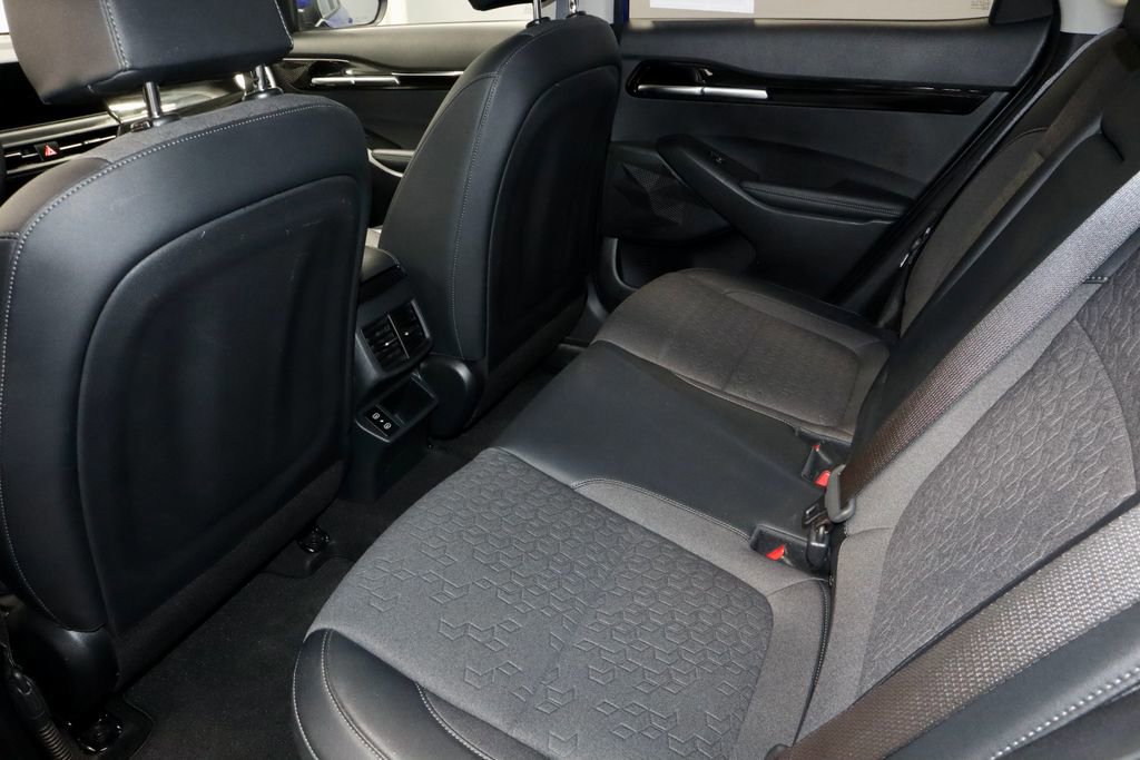 Used 2025 Kia Seltos S image 21