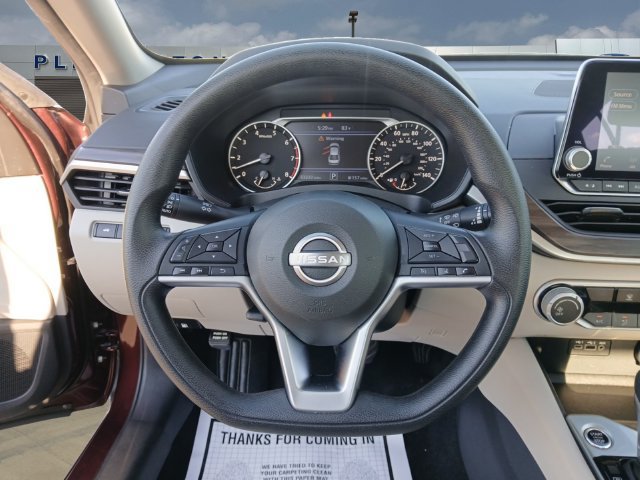 Used 2025 Nissan Altima 2.5 SV FWD image 12