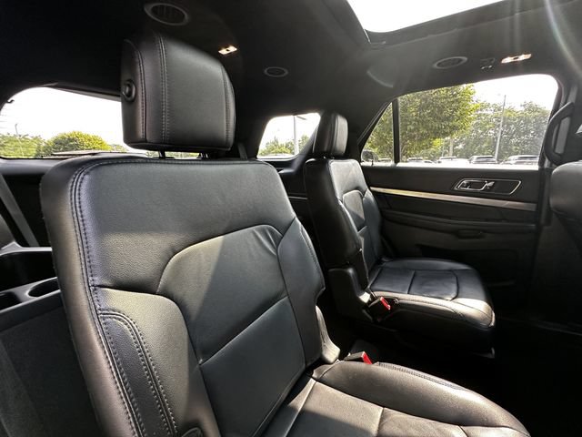 Certified 2018 Ford Explorer XLT w/ Equipment Group 202A AWD/4WD image 38