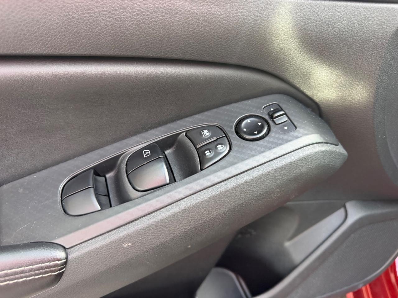 Used 2024 Nissan Altima 2.5 SV FWD image 18