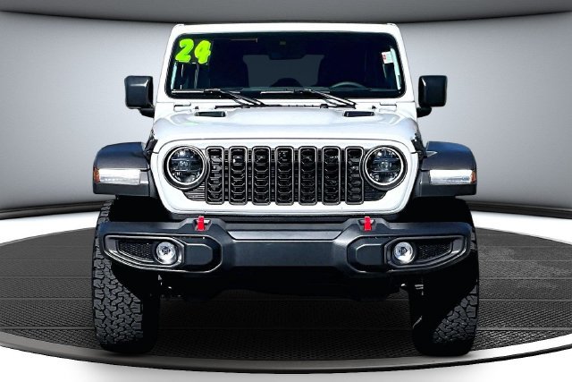 Used 2024 Jeep Wrangler Unlimited Rubicon w/ Technology Group AWD/4WD image 2